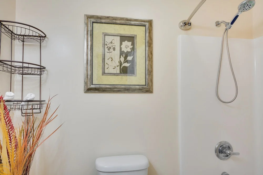 Central High Point Home < 1 Mi to Downtown!