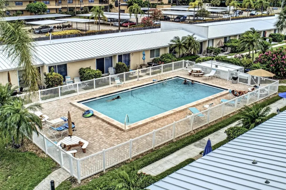 Jamaica Royale Townhome #3 - Steps To Pool & Beach