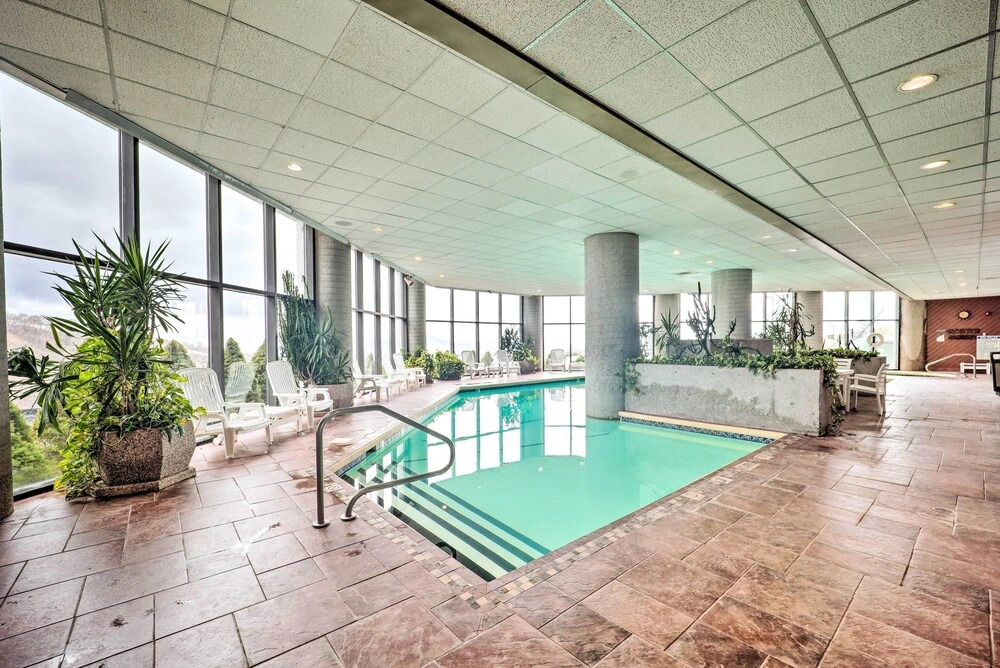 3 Mi to Sugar Mtn Slopes! Condo w/ Hot Tub & Pool