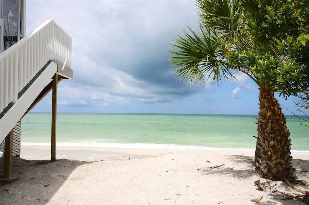 437 - LongLook Beachhouse