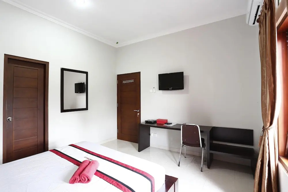 RedDoorz @ Jalan Damai