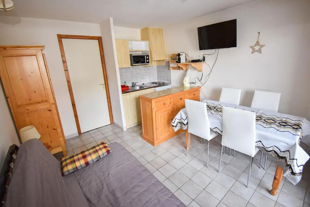 Le Pied des Pistes A13, Joli Studio tout confort 4 pers, vue vallée imprenable, DRAPS NON COMPRIS