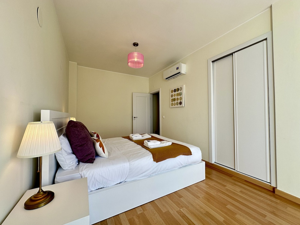 Quarteira Deluxe With Pool by Homing