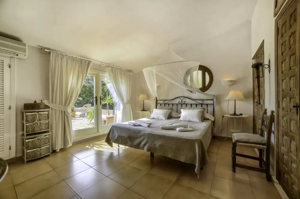 Apartment - 2 Bedrooms with Pool and Sea views - 104993