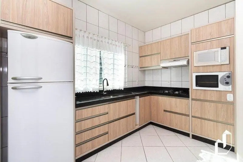 Casa com 04 dormitórios