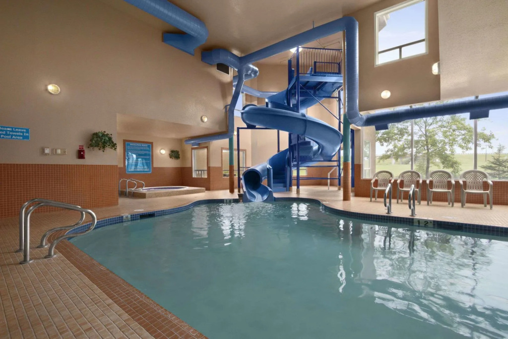 Prairie Crest Red Deer by IHG