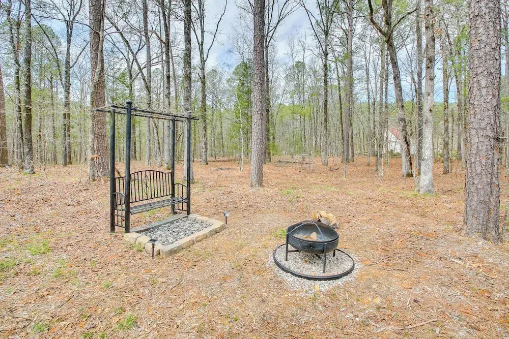 Tranquil Hot Springs Getaway Near Ouachita River!