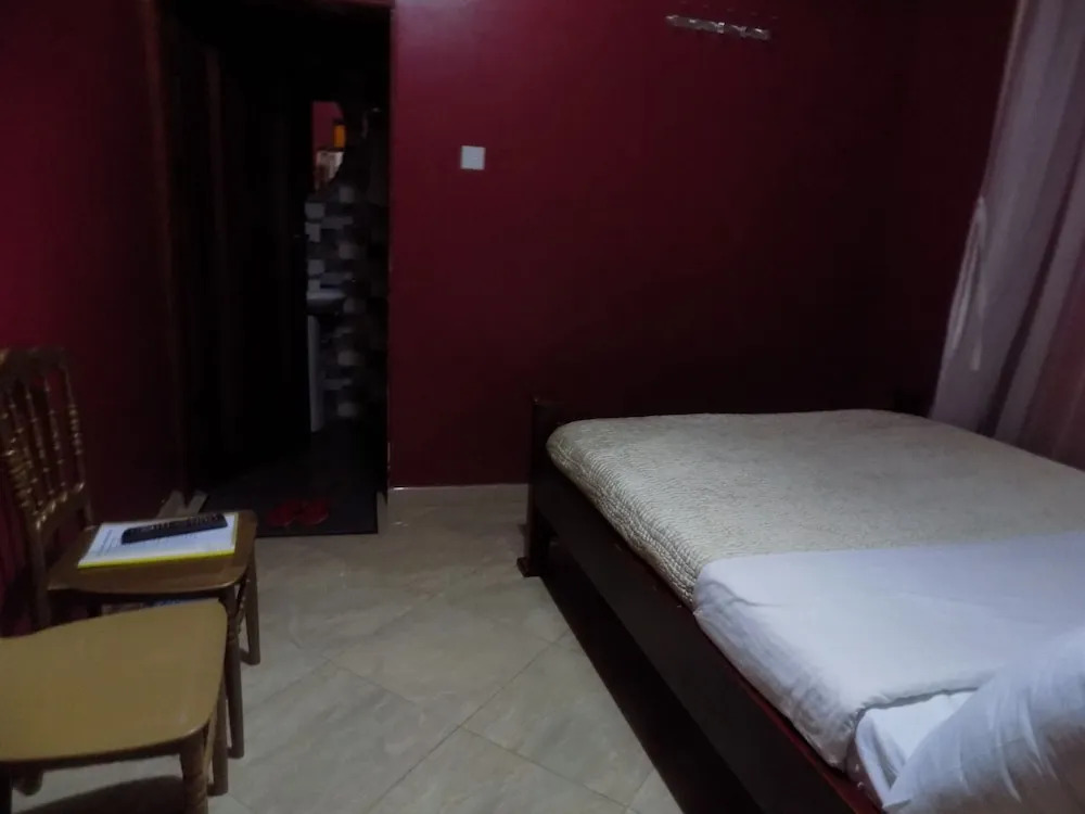 Elegant Motel