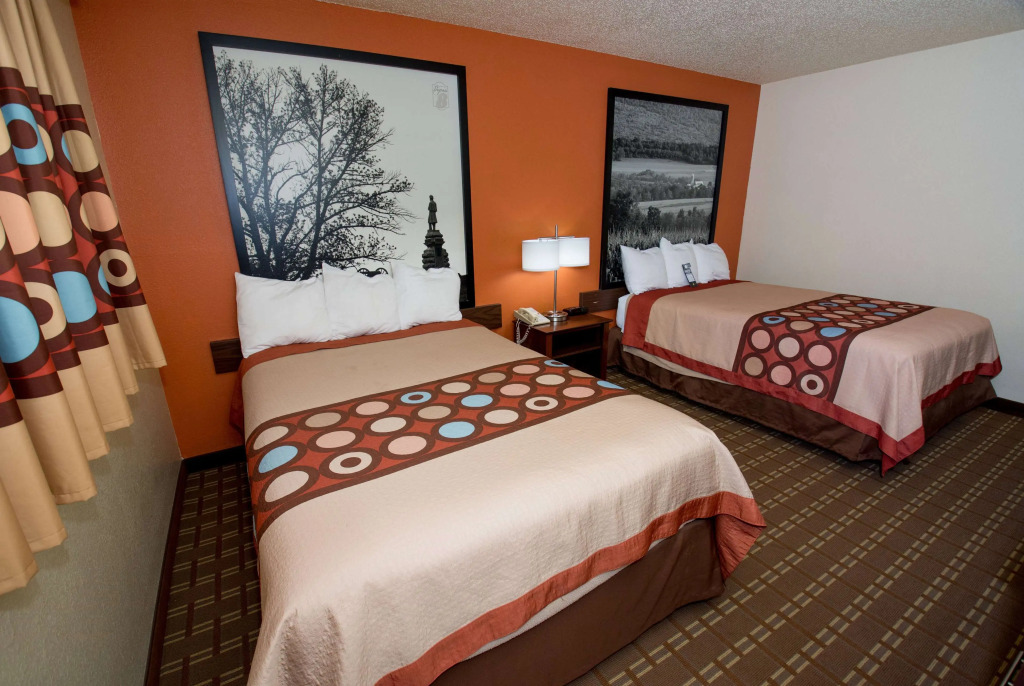 Super 8 by Wyndham Altoona