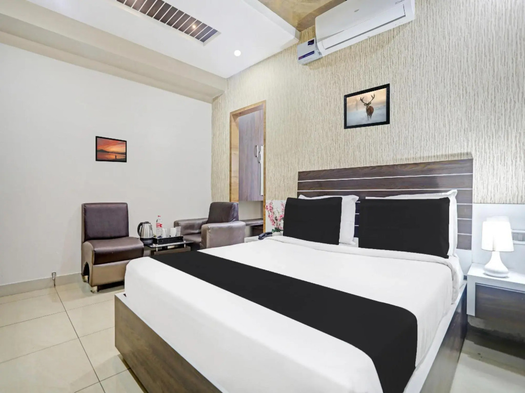 Vasishtha Grand by OYO Rooms