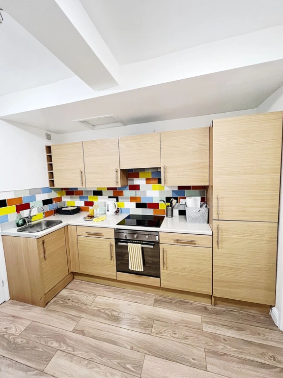 Impeccable 4-bed House in Manchester