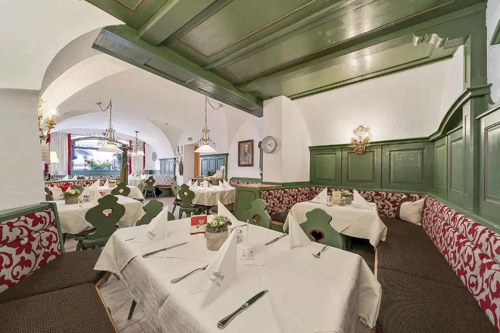 Gasthof Hotel Hauslwirt