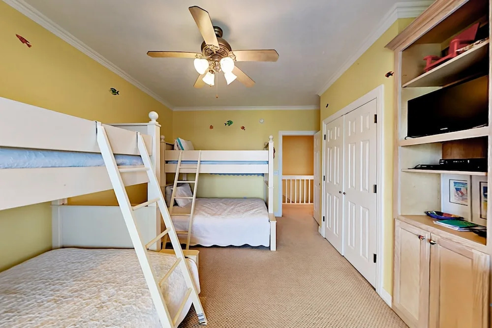 Bolivar Peninsula Home 4 Bedrooms 3.5 Bathrooms Home
