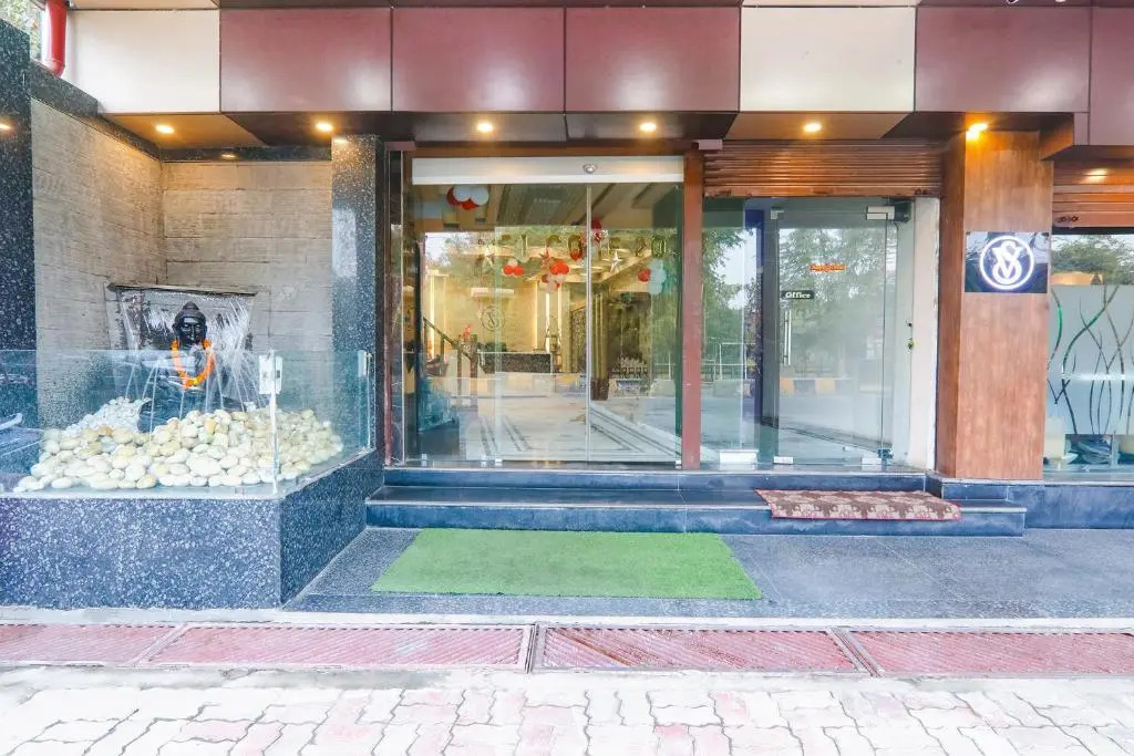 Fabhotel V Square