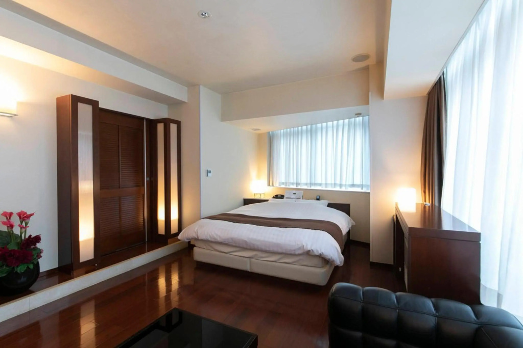 HOTEL APERTO