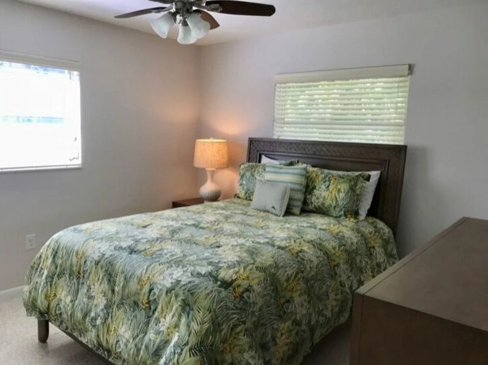 526 72nd St - 2 Br Home