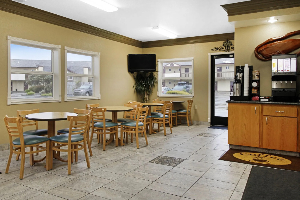 Anchor Beach Inn
