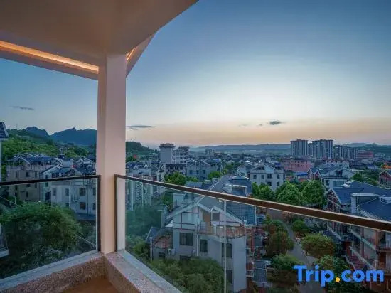 Zhangjiajie Relian Xishu Swimming Pool Courtyard-Style Hotel