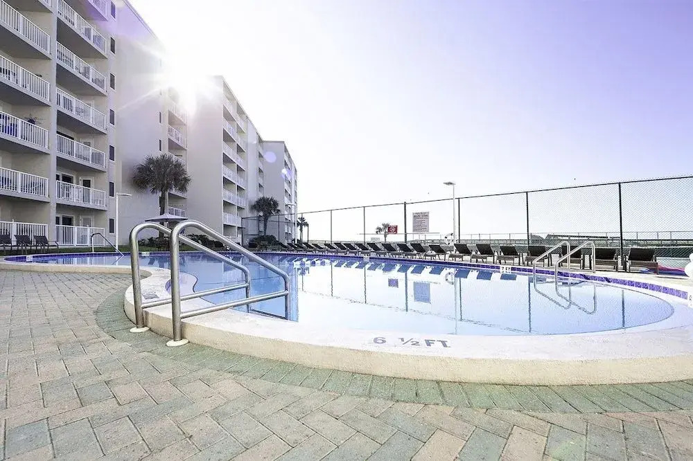 Gulf Shore Condo #208 - 2 Br condo by RedAwning