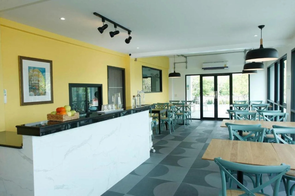 Port Canary Hotel