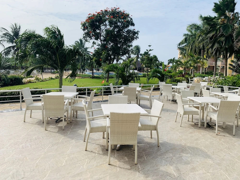 Tanga Beach Resort & Spa
