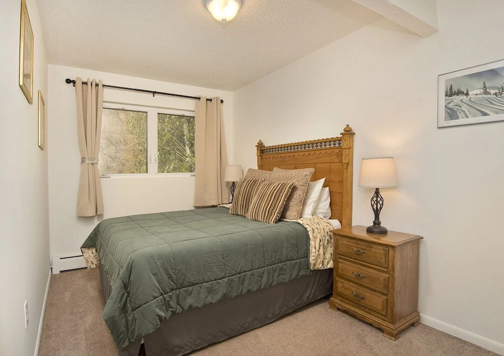 West Vail Riverfront Lodging, Colorado