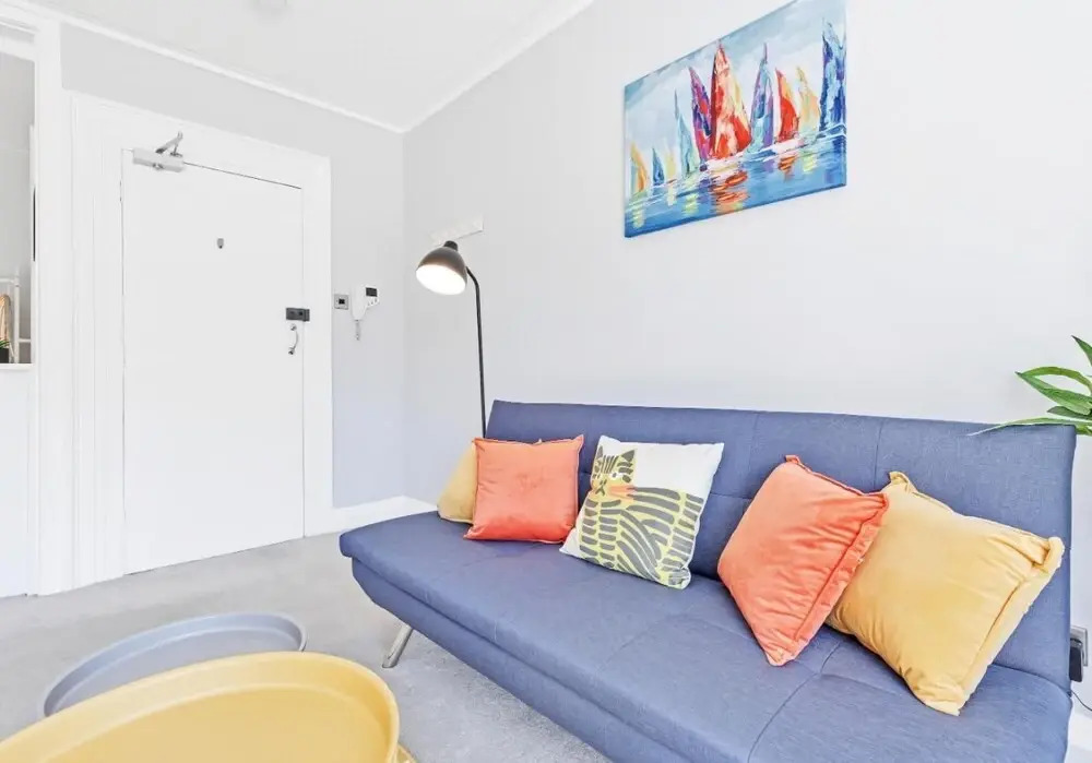 Grand Studio View - Large City Centre Studio Apartment