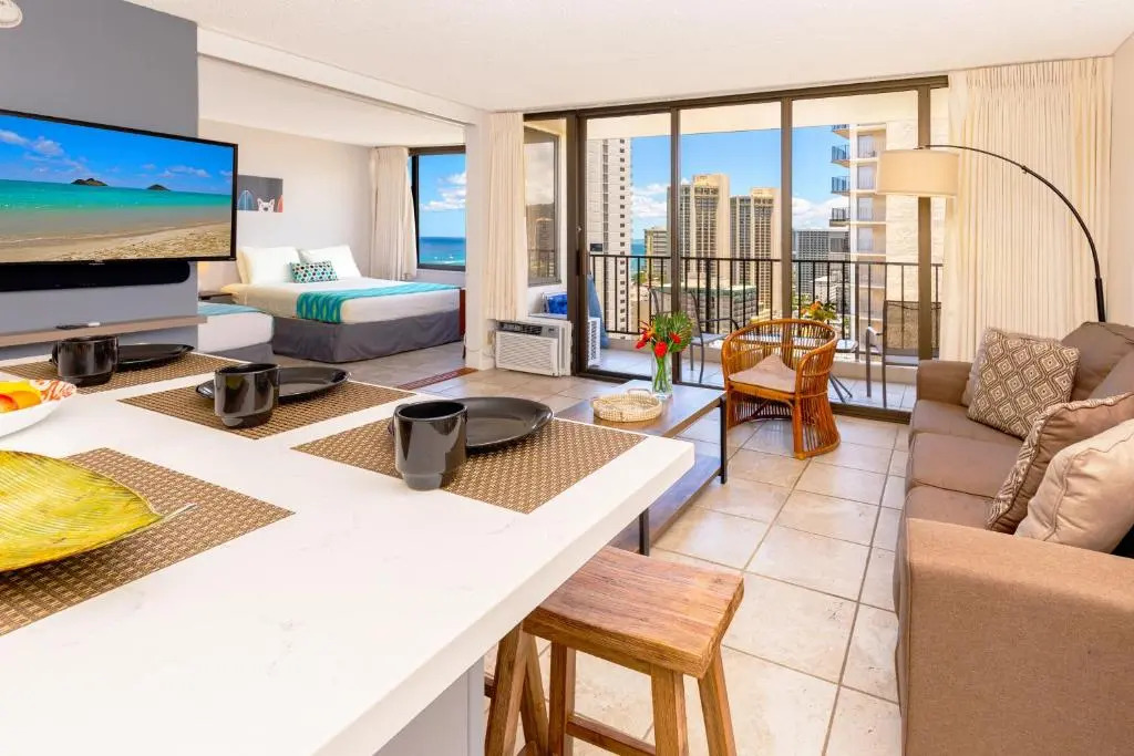 29th Floor Condo with Ocean Views, WiFi, Parking, AC - Short Walk to Beach!