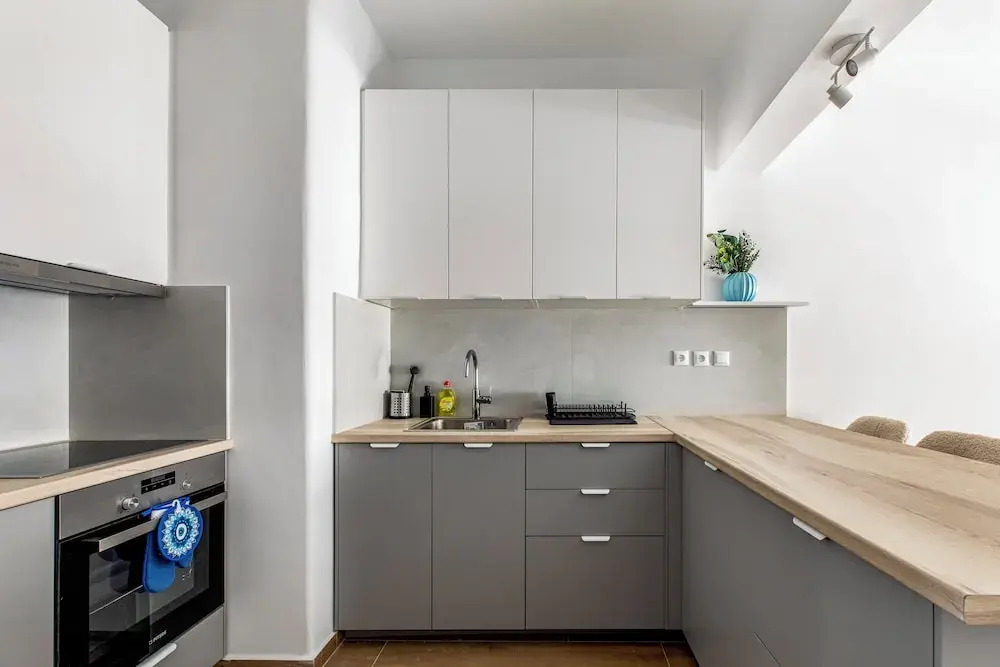 Les Nuances de Blue 1-BR Apt in Athens