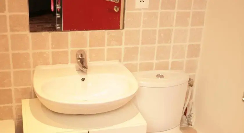 Spacious République 1 Bedroom (409)