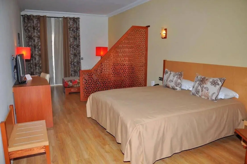Across Hotels & Spa