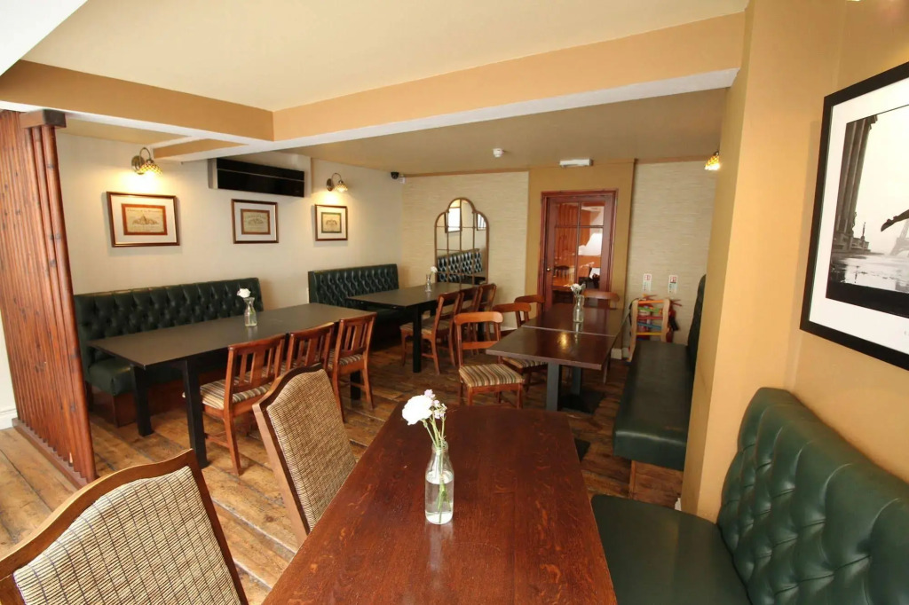Pilgrims Hotel