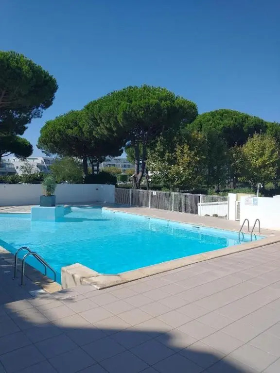 Les sables d'or, P2 piscine et PARKING privé