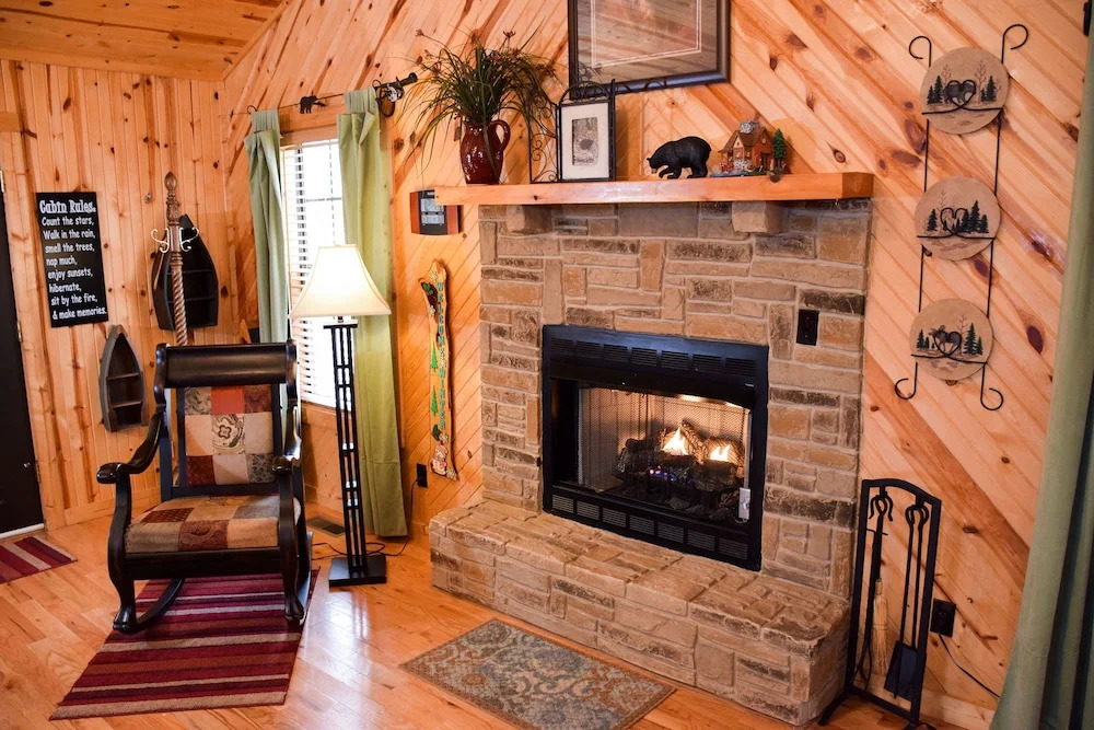 WEEKS WORTH - 3 Br Cabin