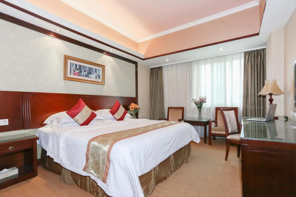 Vienna Hotel Shenzhen Pingshan Highway Station