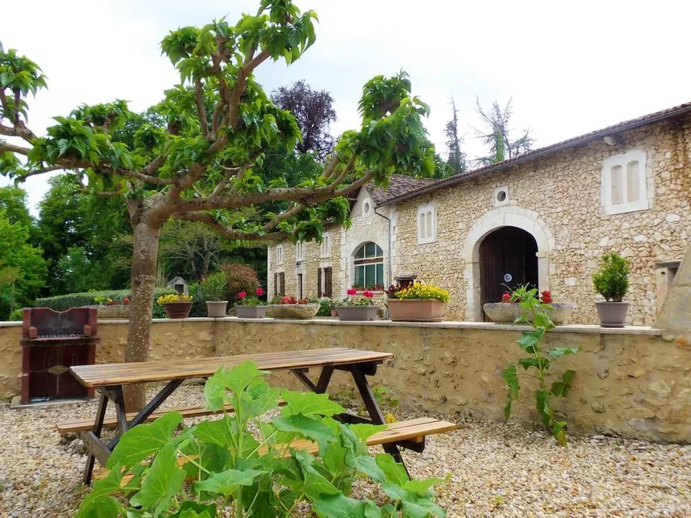 House With 4 Bedrooms in Saint-front-de-pradoux, With Shared Pool and Furnished Garden