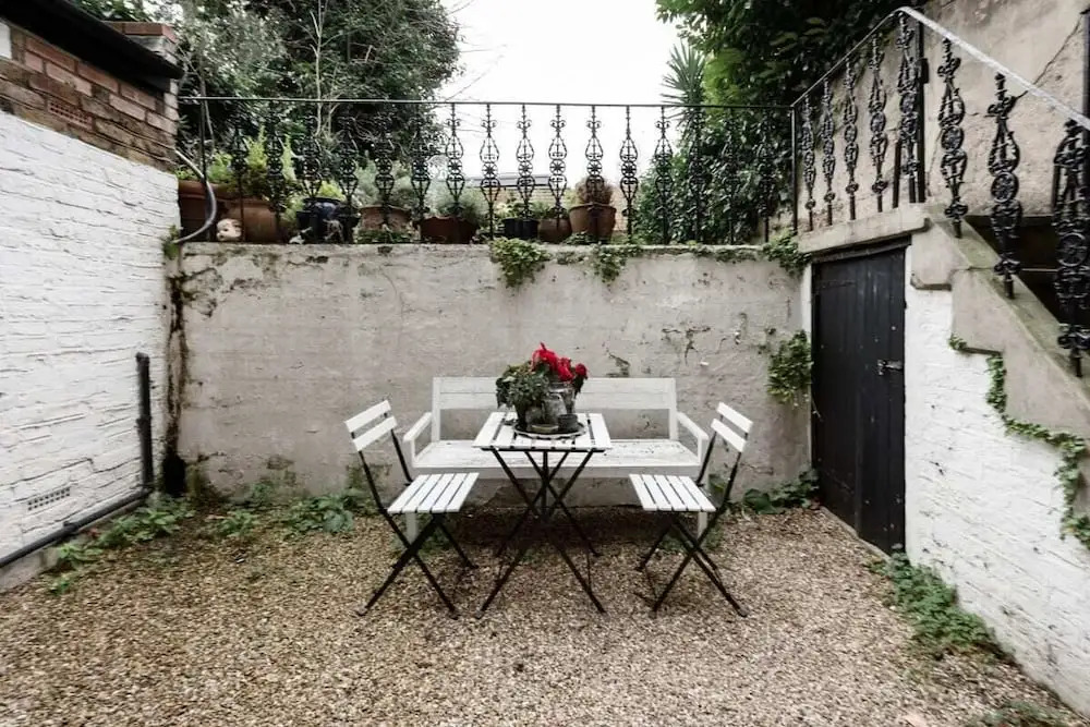 Modern & Beautiful Garden Apartment in Hammersmith, London