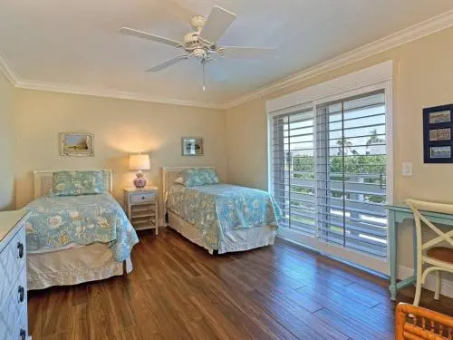 Surfside 12 C4 by RedAwning