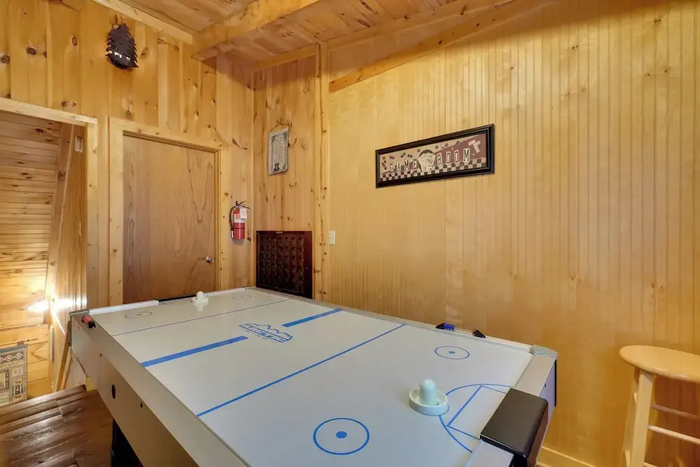 Total Privacy + Stunning Views in Smoky Mountains!