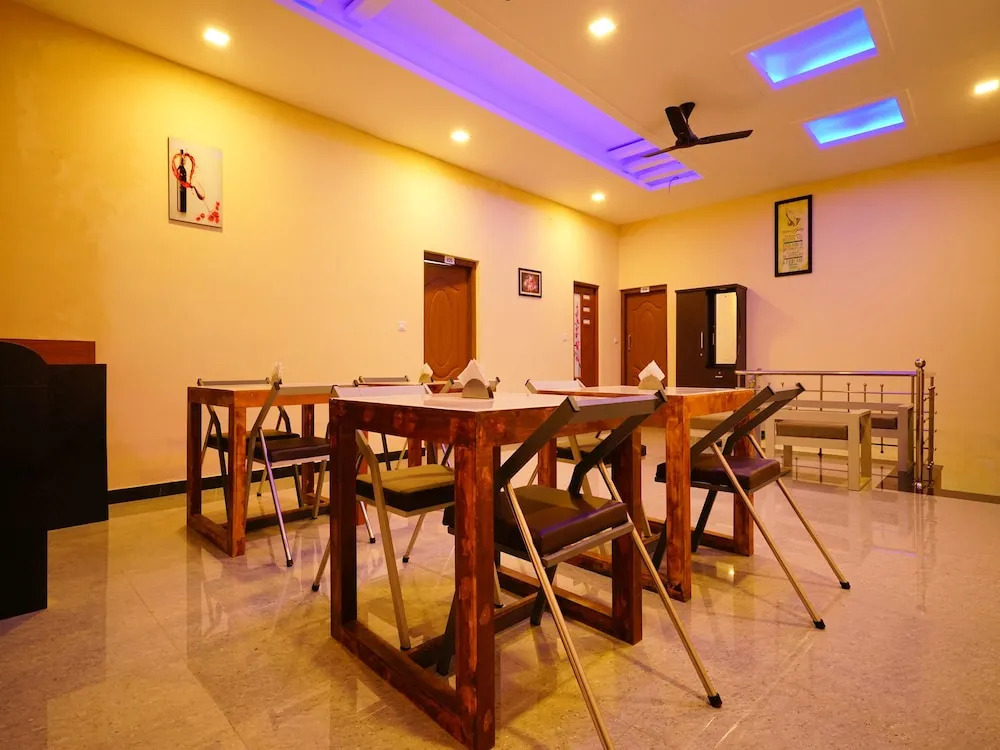 Cocoa Tree Residency by OYO Rooms
