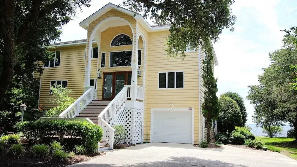 Sound Escape - 6 Br Home