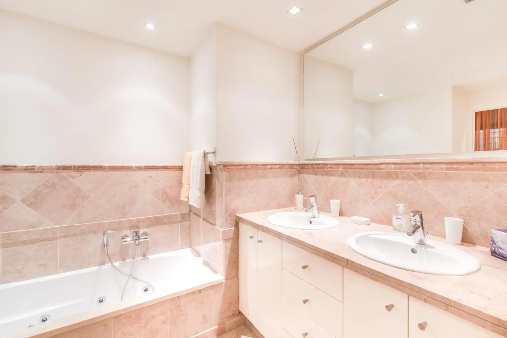 Alzaro 02 DELUXE SEA VIEW 2B