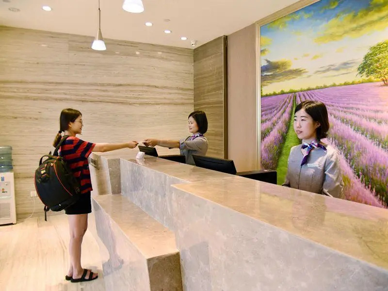 Lavande Hotel Zhanjiang Xuwen Tianrunhui