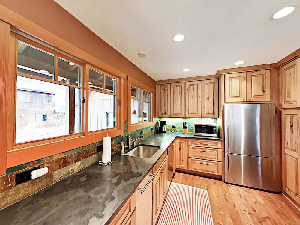 Herringbone Cabin 3 Bedrooms 2 Bathrooms Cabin