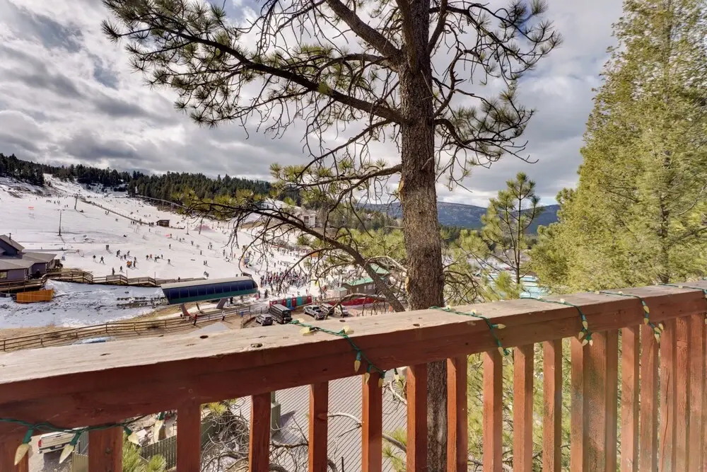 Walk to Lifts: Ski-in/ski-out Angel Fire Condo