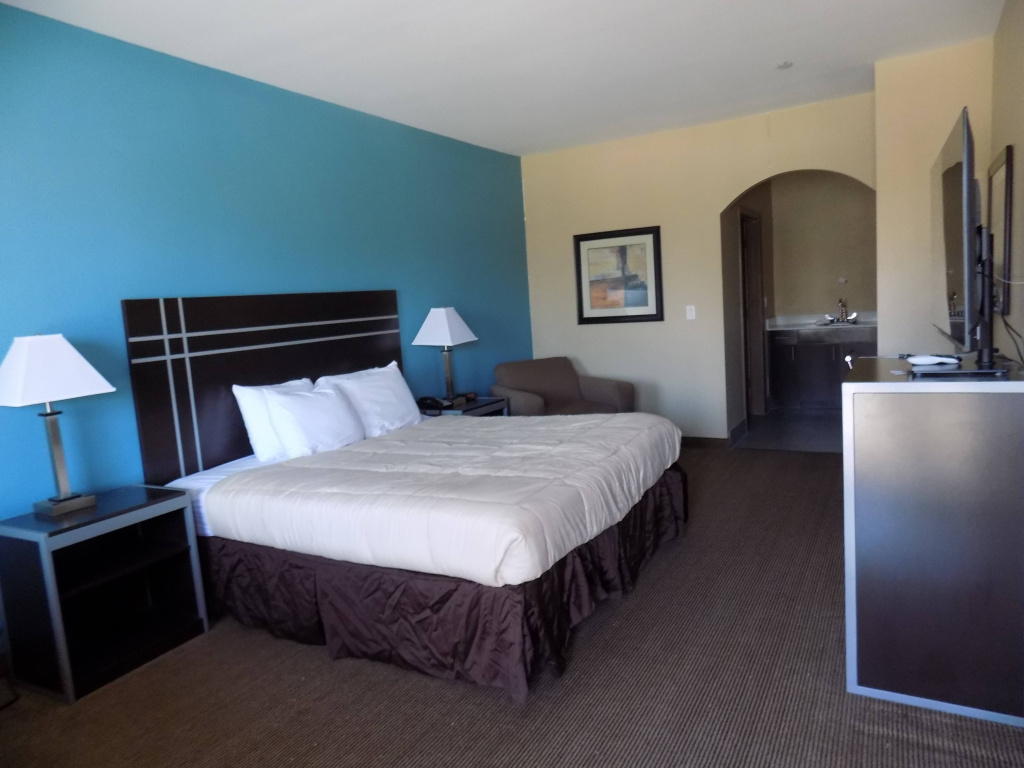 Moulton Inn & Suites By OYO Near Shiner TX