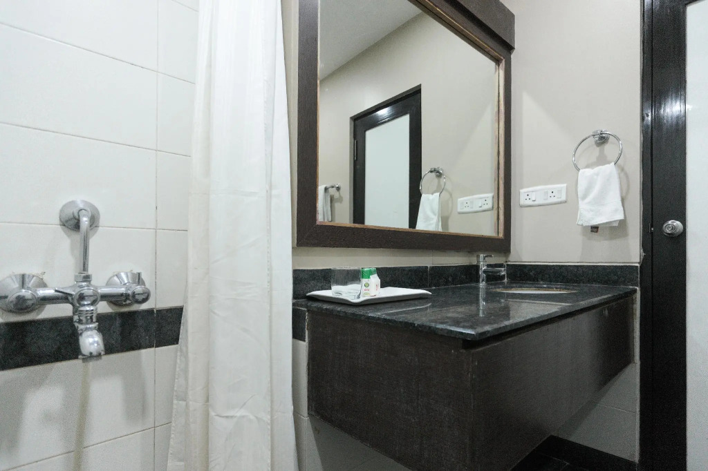 OYO 78419 Collection O Prime Santhome Inn