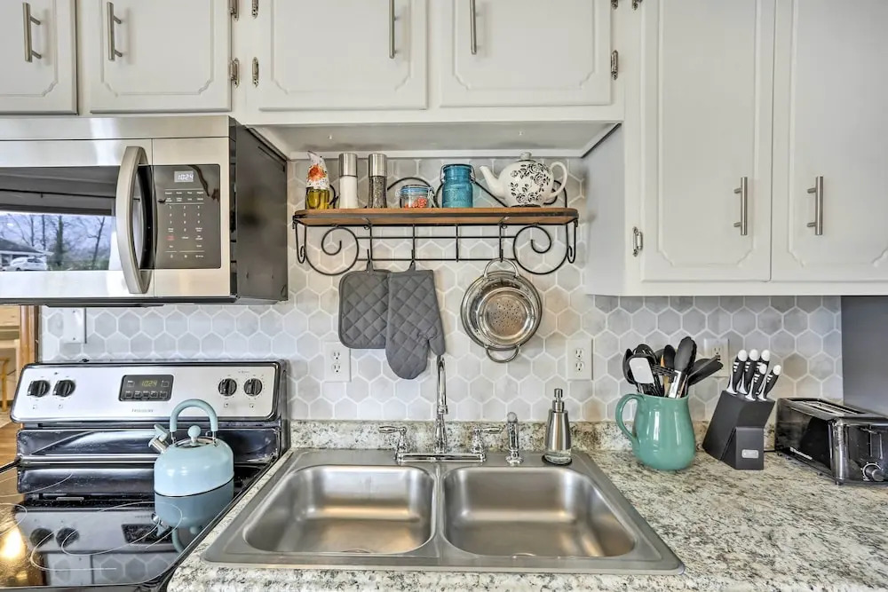 Picturesque Cottage in the Heart of Trenton
