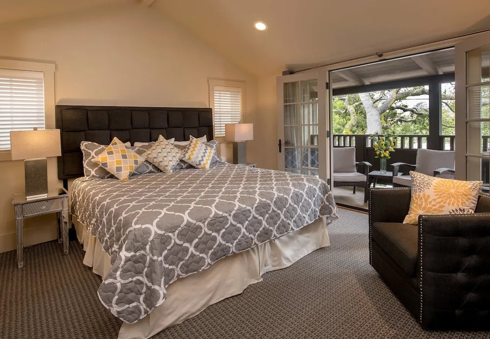 Carmel Country Inn
