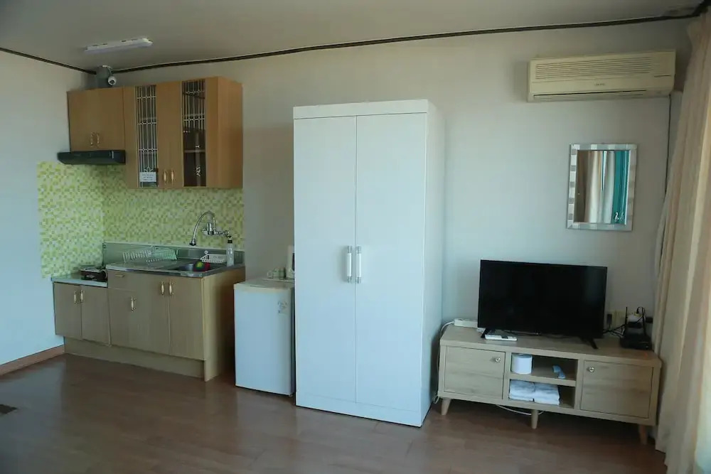 Mangsang Beach Pension